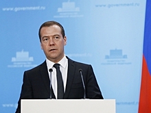 Медведев: зарплаты бюджетников вышли на заданные в майских указах показатели