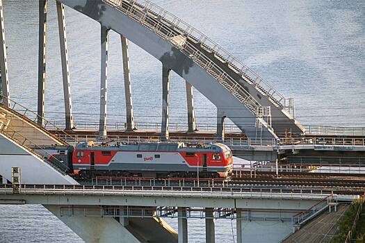 Десятки поездов выбились из графика в России из-за атаки беспилотников