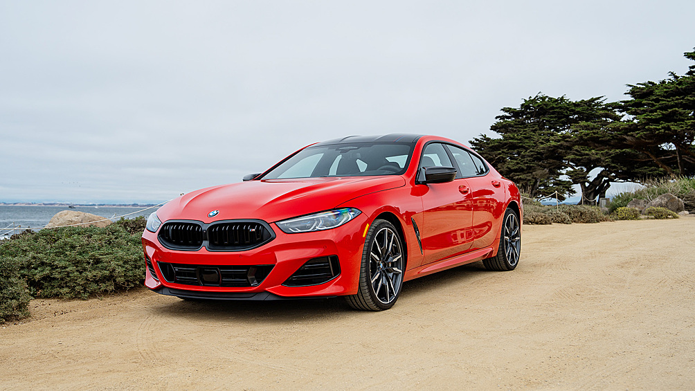 BMW M850i Gran Coupe Edition M Heritage тиражом в 500 экземпляров отдаёт дань уважения оригинальной BMW 8 Series. Машина доступна в любом из пяти исторических оттенков, доступных для оригинальной двухдверки E31: ярко-красном (Bright Red), синем (Mauritius Blue), чёрном (Cosmos Black), зелёном (Oxford Green) и фиолетовом (Daytona Violet) из палитры BMW Individual. Новинка имеет уникальные двухцветные 20-дюймовые легкосплавные диски со сдвоенными спицами и особую отделку салона.