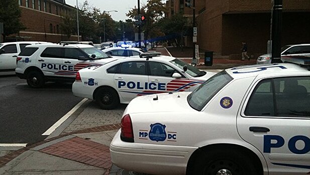Полиция оцепила ТЦ в пригороде Вашингтона