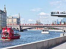 Занятия в фитнес-центре и речная прогулка: как столица возвращается к обычной жизни