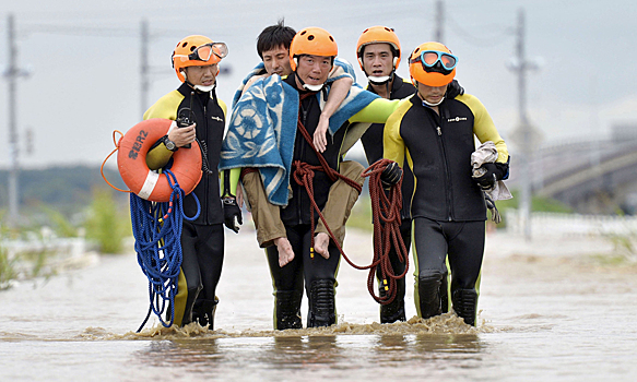 20 человек пострадали от тайфуна в Японии