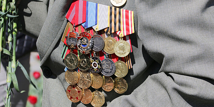 Ветерану на Урале вручили медаль в честь 75-летия Победы прямо дома