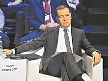 Медведев настаивает на своем. Или гонит – объезжая закон