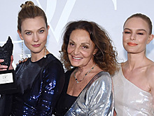 Карли Клосс, Диана фон Фюрстенберг, Кейт Босуорт на церемонии DVF Awards