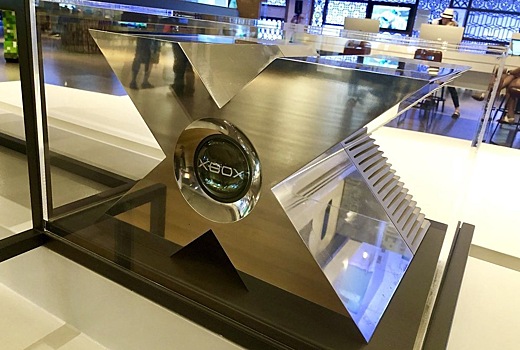 «Большой Икс»: Microsoft выставила в штате Вашингтон прототип оригинального Xbox из цельного куска алюминия
