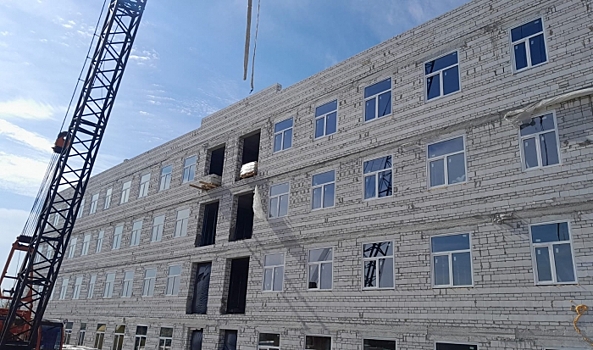 Под Волгоградом продолжается строительство новой поликлиники