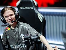 Valve за спиной у donk поменяла стикер перед мэйджором по CS 2