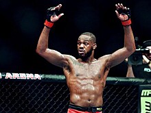 Джонс нокаутировал Густафссона и завоевал титул UFC в полутяжелом весе
