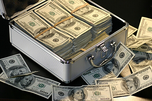«Ниже не будет, а выше точно»: эксперт посоветовал покупать доллары сейчас