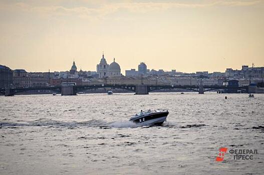 Первый пассажирский катамаран для поездок на «Остров фортов» спустили на воду в Петербурге
