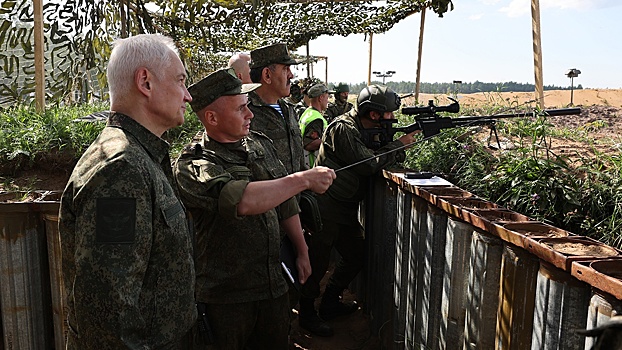Белоусов проверил организацию боевой подготовки на полигоне в ЛВО