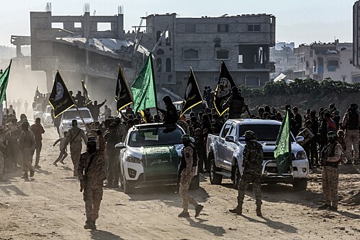 ХАМАС передал первых заложников Красному Кресту