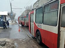 Пешеход в Ижевске попал на остановке под колёса троллейбуса