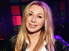 «Он уже давно живет с другой женщиной»