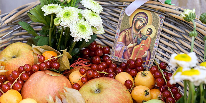 Преображение Господне: православные верующие освящают в храмах яблоки
