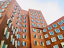 Эксперты рассказали, когда будет выгодно купить в России жилье