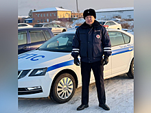В Кызыле сотрудник полиции помог инвалиду-колясочнику добраться домой в зимний холод