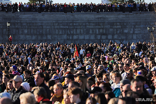 Праздничный концерт на День Победы в Екатеринбурге собрал сотни тысяч человек