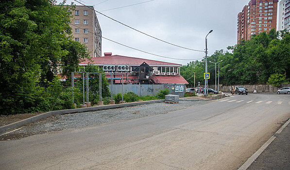 Дороги Владивостока продолжают ремонтировать комплексно