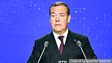 Зампред Совбеза Медведев предложил Киеву дополнить УК Украины статьями за употребление «русской водки» и оливье
