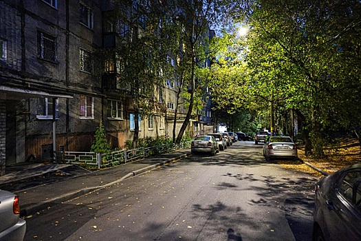 Социальные участковые помогли благоустроить двор в Нижнем Новгороде