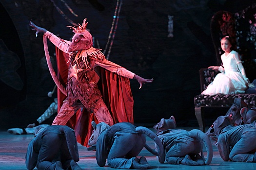 Билеты на балет "Щелкунчик" в Мариинском театре доходят до 45 тысяч рублей