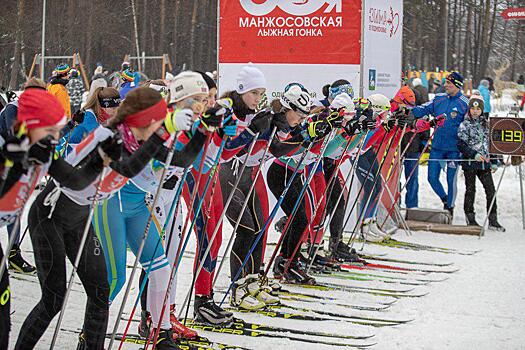 Лыжник Петухов поздравил россиян с Новым годом после 50-й Манжосовской гонки