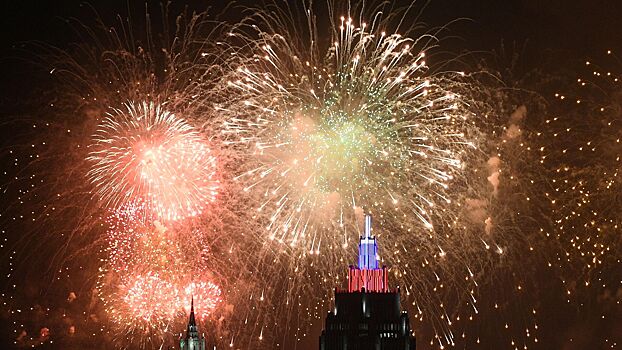 Праздничный салют в честь 9 Мая в Москве организуют на 36 площадках