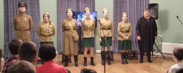 В усадьбе «Знаменское-Губайлово» показали спектакль по повести «У войны не женское лицо»