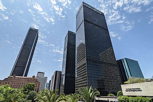В Лос-Анджелесе небоскреб Aon Center продали на $100 млн дешевле, чем купили