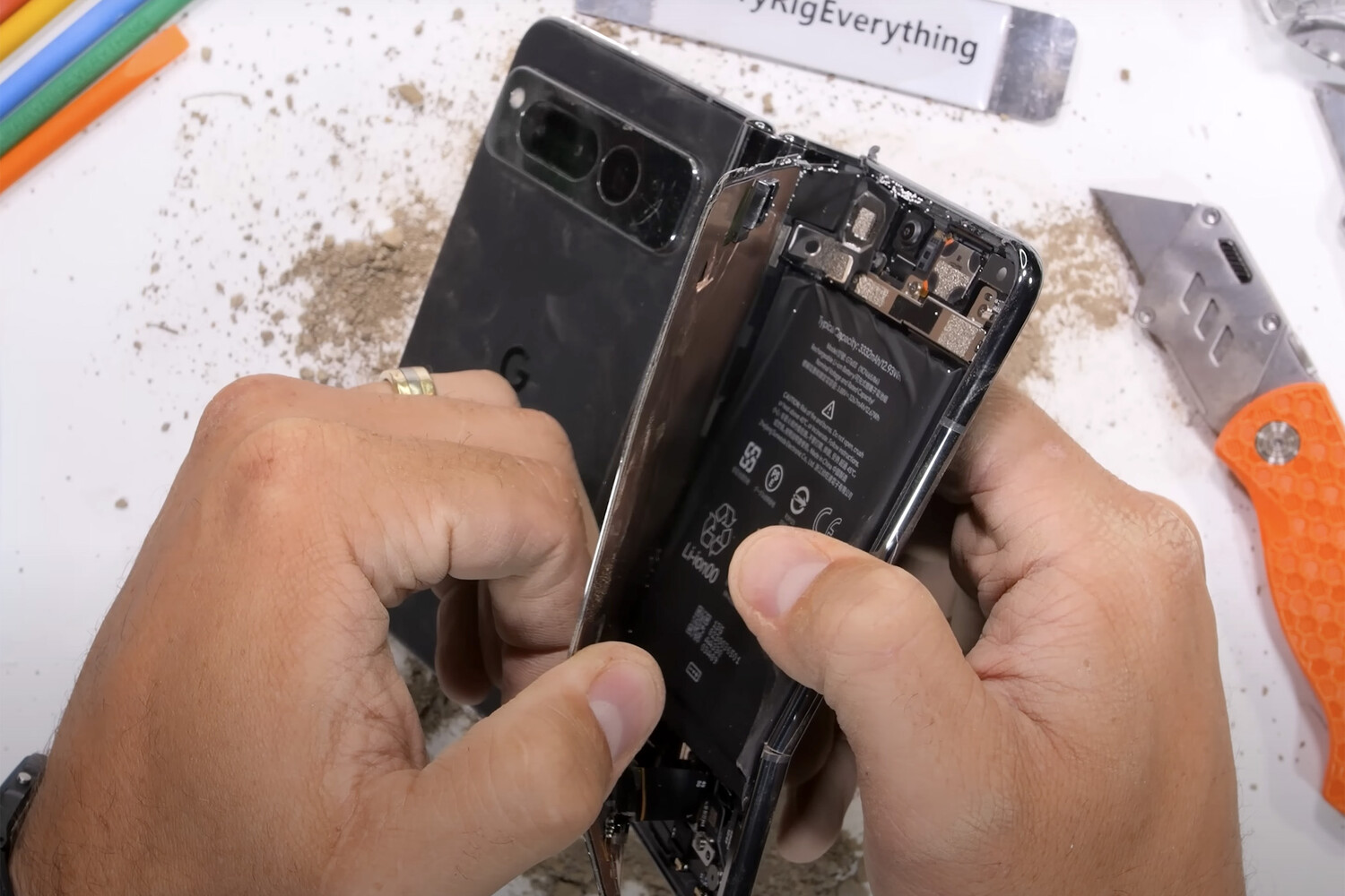 Названы самые надежные и лучшие смартфоны 2024 года по версии JerryRigEverything