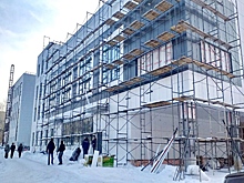 Стройплощадку школы на улице Крылова в Новосибирске проинспектировал «партийный десант»