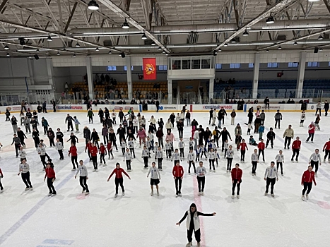 Более 200 читинцев отметили Всероссийский день фигурного катания