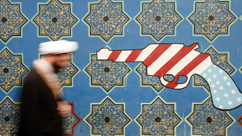 К чему приведет возобновление санкций США против Ирана