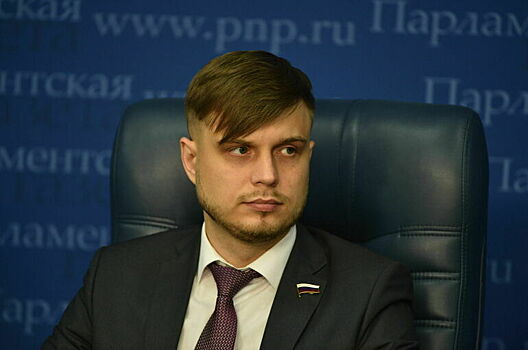 Депутат: iPhone могут пропасть с официальных полок магазинов