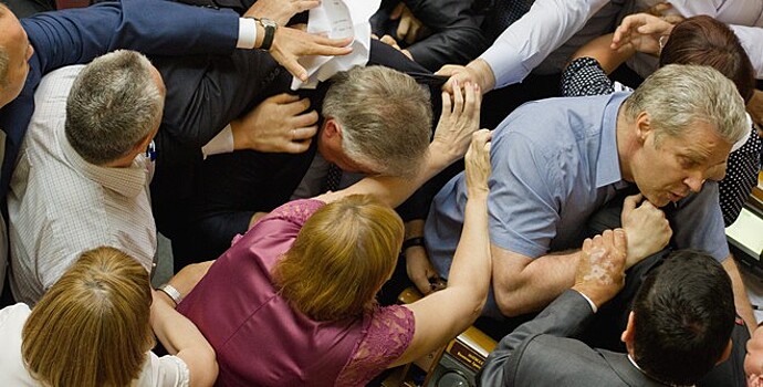 Депутаты Рады поссорились из-за русского языка