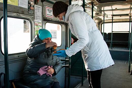 Питье и пища в автобусе. 39 хабаровчан получили помощь в аномальные морозы