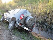 Под Ярославлем перевернулся автомобиль «Нива Шевроле»