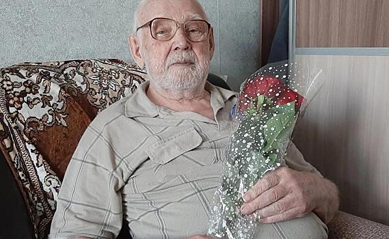 В Курске один из основателей нейрохирургической службы региона Владимир Любкин отметил 95-летие