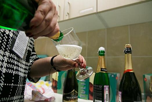 О связи алкоголя и рака рассказал новосибирцам эксперт Светоносов