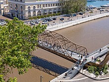 Мост «Волшебный лист» в Сочи продержался полгода: вандалы не дремлют