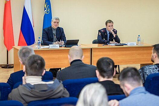 Вопросы безопасности обсудили на встрече Андрея Иванова и Игоря Лопатина с жителями Звенигорода