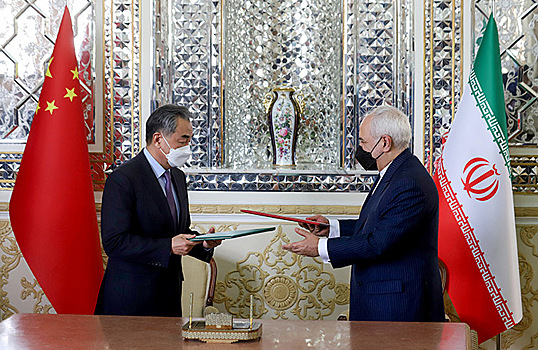 Китай и Иран подписали сделку на 400 млрд долларов