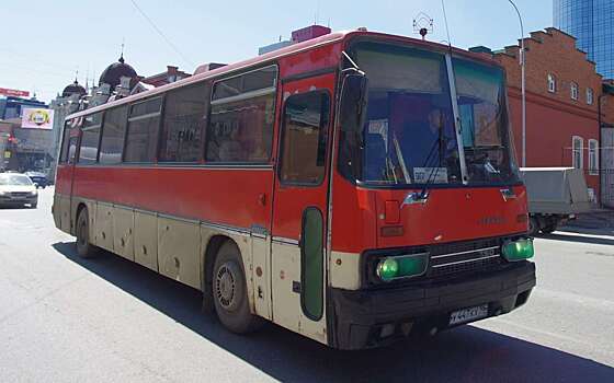 Зачем Икарусам надевали на фары «очки»? Ответ удивит!