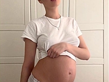 Беременная экс-избранница Табакова решилась позировать ню