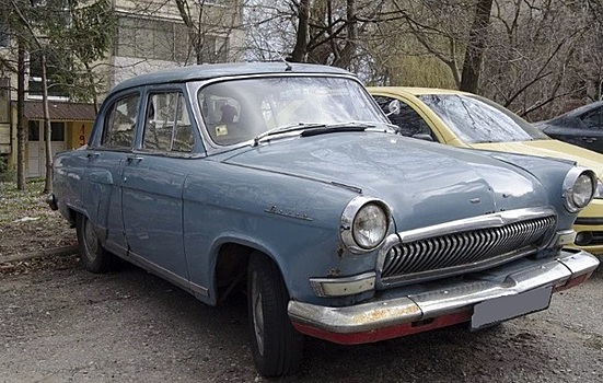 В СФ назвали жесткой идею запретить россиянам ездить на старых авто