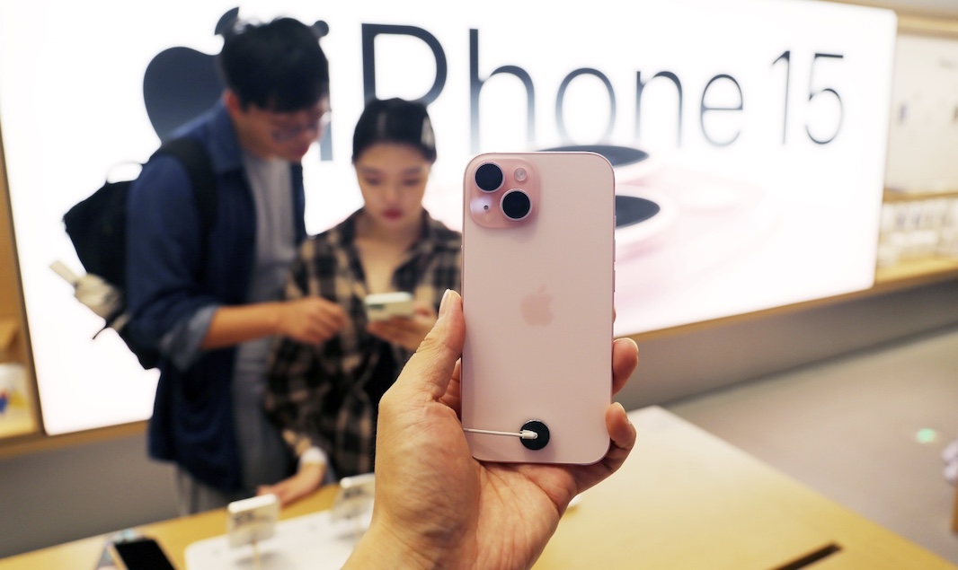 Reuters: Apple снизила цены на iPhone в Китае из-за конкуренции с Huawei