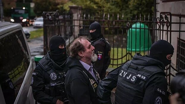 Словацкий писатель Юрай Цинтула признан террористом и приговорен к многолетнему заключению