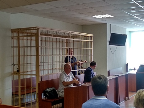 Экс-глава Энгельсского района не признает вину по делу в получении взяток